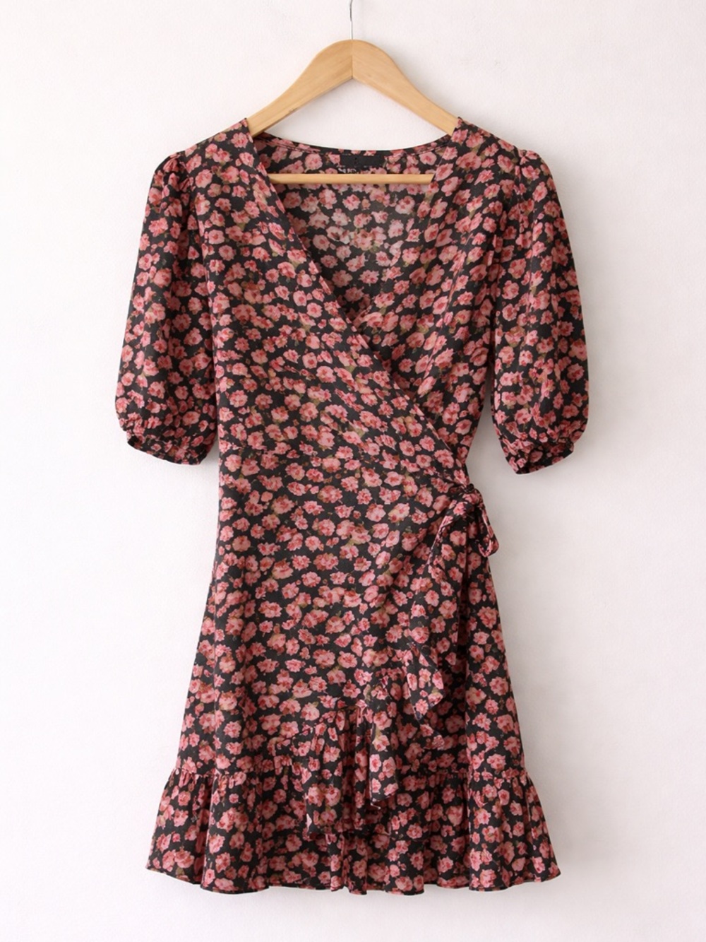 Nasty Gal Floral Wrap Mini Dress Puff Sleeve V Neck Black Pink Roses Y2K Small - Picture 2 of 8